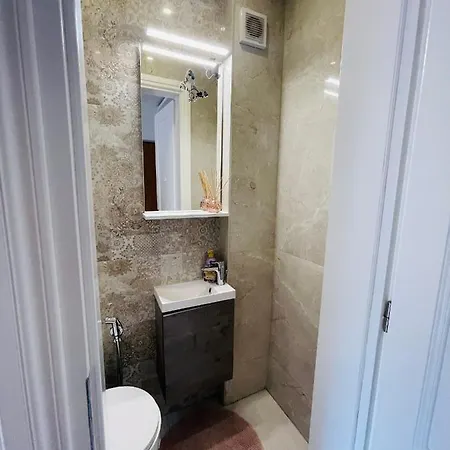 Centar Sa Sigurnim Parkingom * サラエヴォ