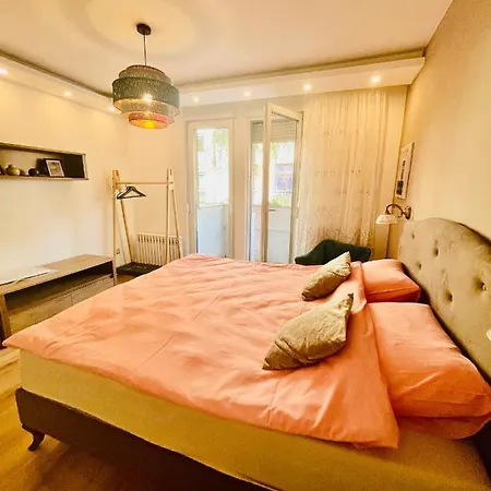 Centar Sa Sigurnim Parkingom *