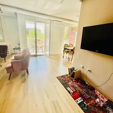 Centar Sa Sigurnim Parkingom アパート サラエヴォ